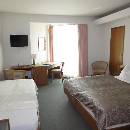 Hotel Corsten - Of Lukes Steaks & -